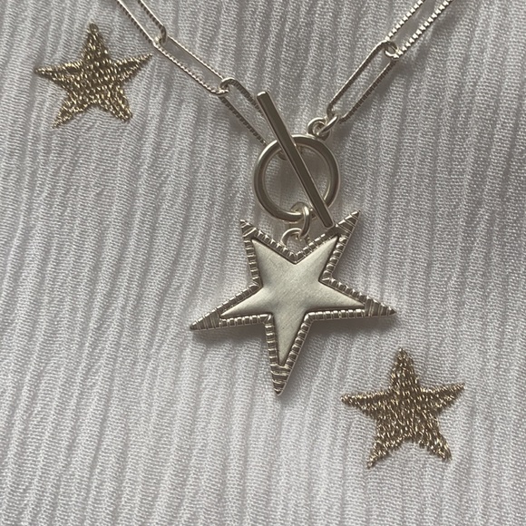 Star Pendant Satin Silver - Picture 2 of 4